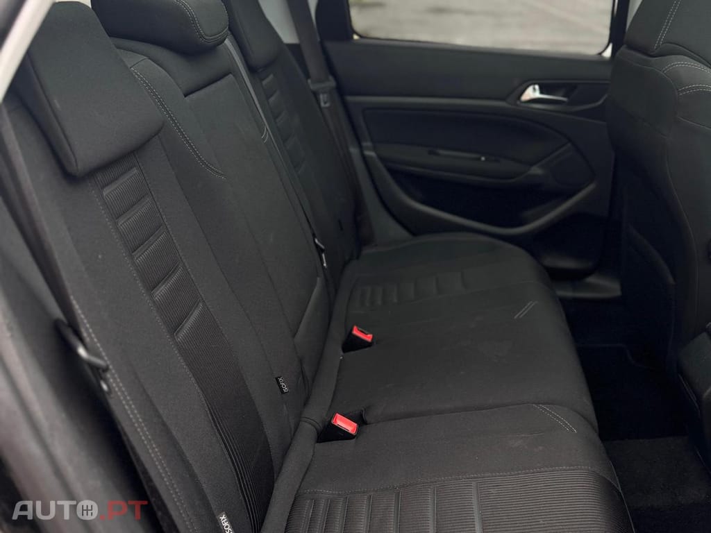 Peugeot 308 1.6 e-HDi Active J17
