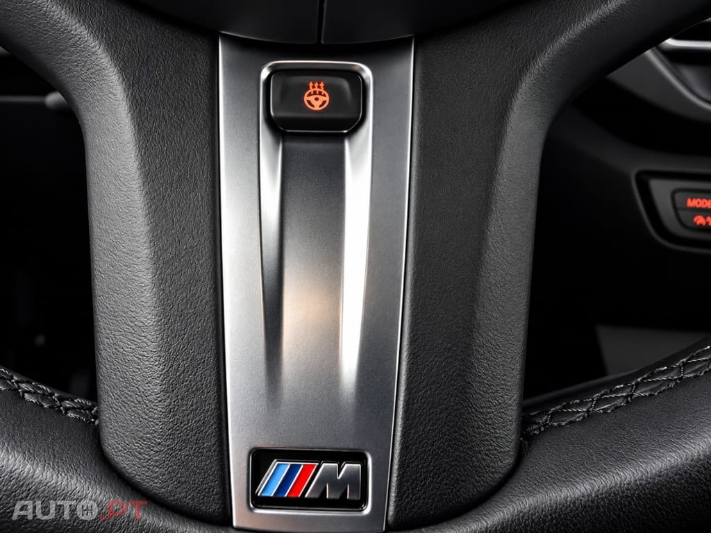 BMW 118 i Pack Desportivo M Auto