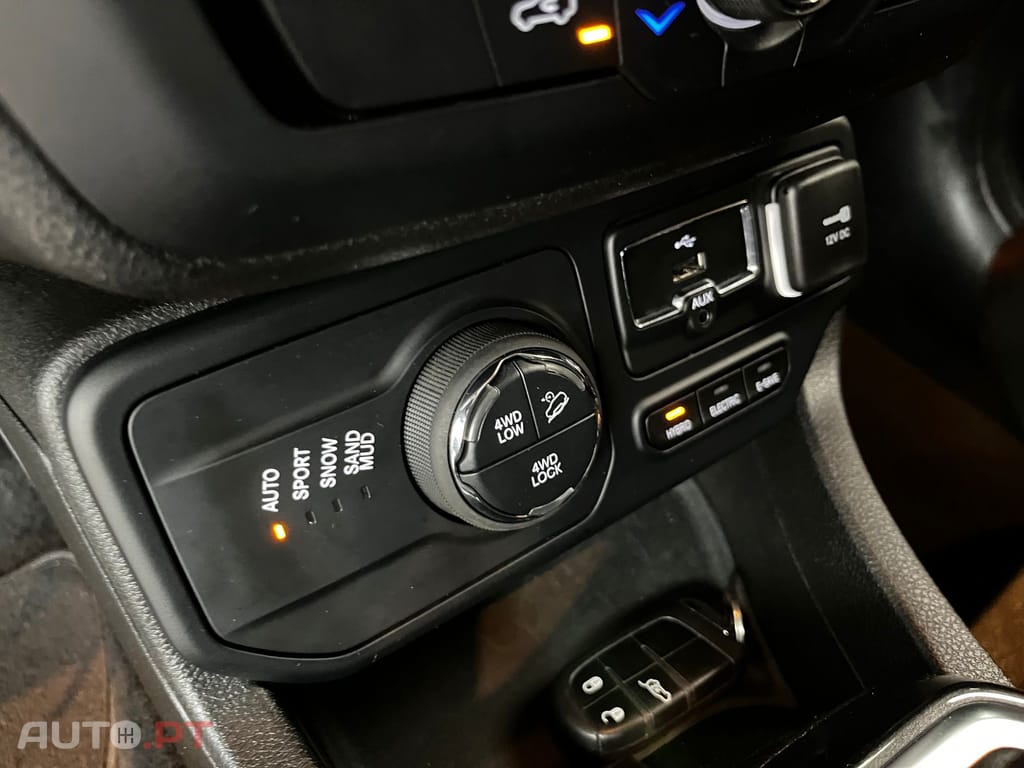 Jeep Renegade 1.3  AWD Híbrido 4Xe LIMITED  I.V.A DEDUTÍVEL 