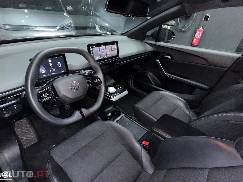 MG MG4 64 kWh Luxury