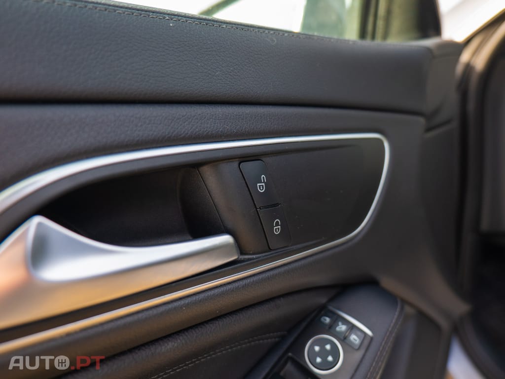 Mercedes-Benz CLA 220 d 7G-DCT AMG Line