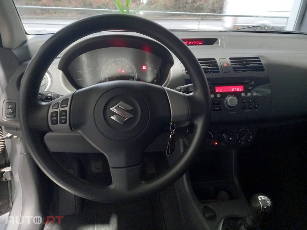 Suzuki Swift 1.3 DDiS GLX