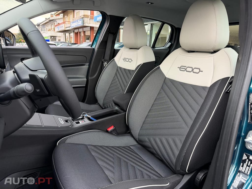 Fiat 600 1.2 Hybrid Icon