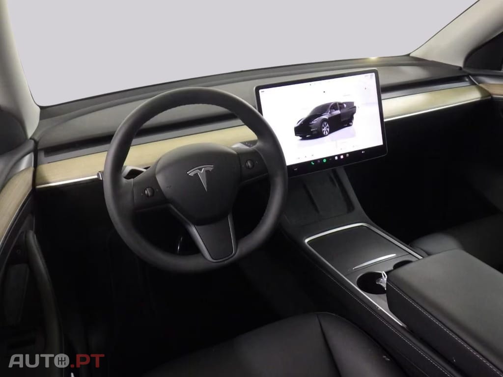 Tesla Model Y Standard RWD I.V.A DEDUTIVEL