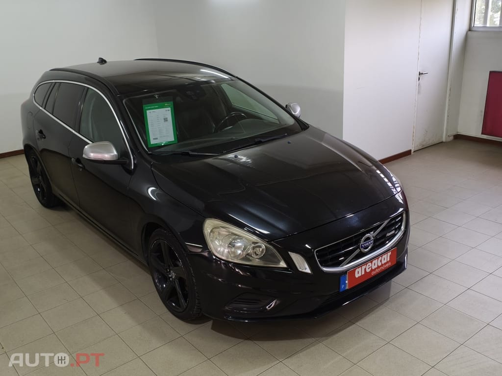 Volvo V60 2.0 D3 R-Design