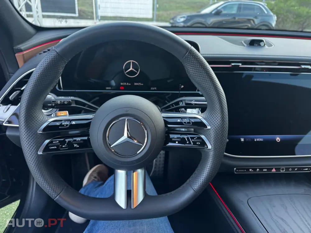 Mercedes-Benz E 300 E300de AMG Line