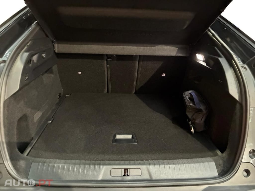 Peugeot 3008 1.2 Hybrid Allure e-DCS6