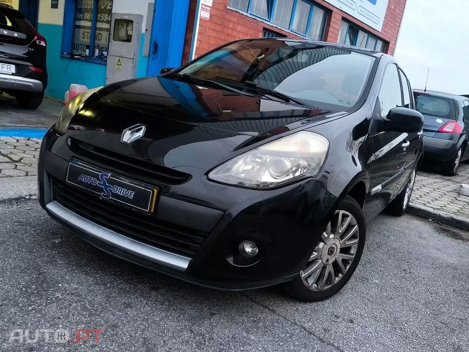 Renault Clio  1 2 16v 75 Tomtom Edition