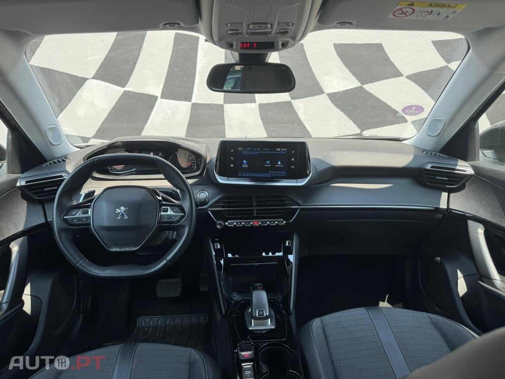 Peugeot 2008 1.2 PureTech Allure EAT8