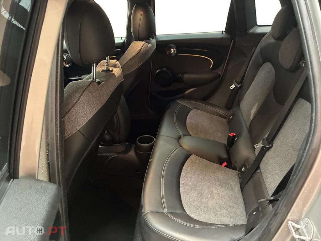 MINI Cooper Essential