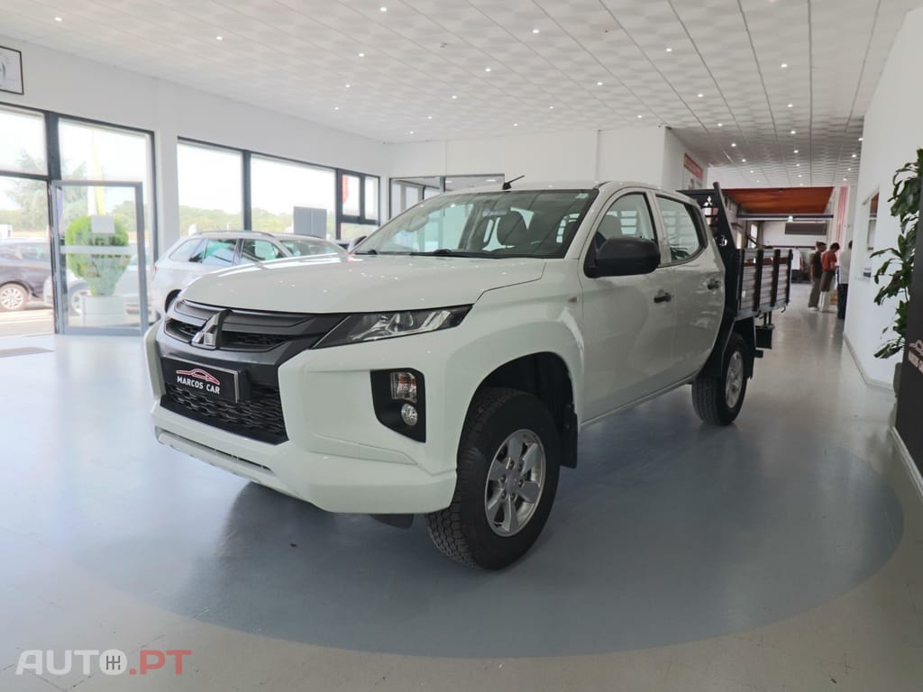 Mitsubishi L200 2.3 DI-D CD Invite 4WD