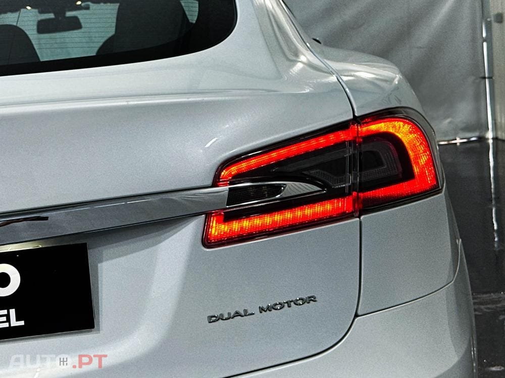 Tesla Model S Long Range AWD
