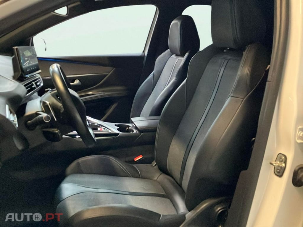 Peugeot 3008 1.6 Hybrid Allure e-EAT8