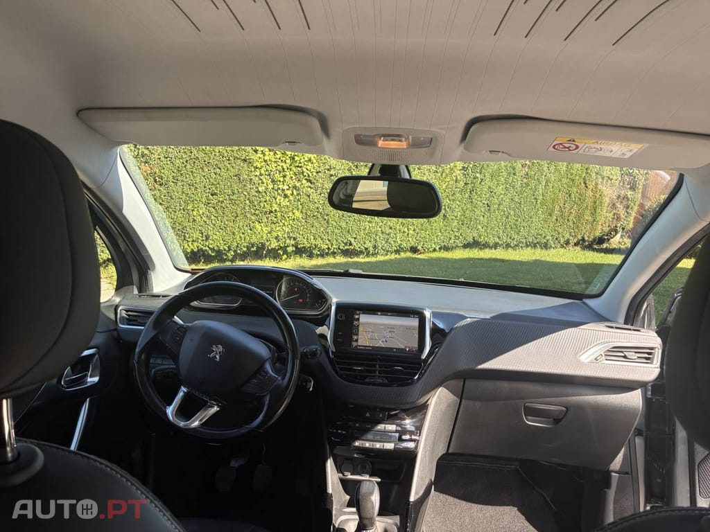 Peugeot 2008 1.2 PureTech Allure