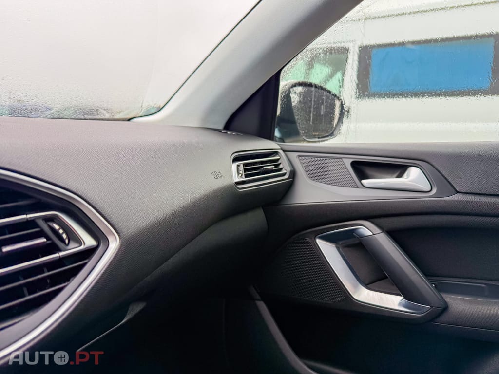 Peugeot 308 1.5 BlueHDi Business Line