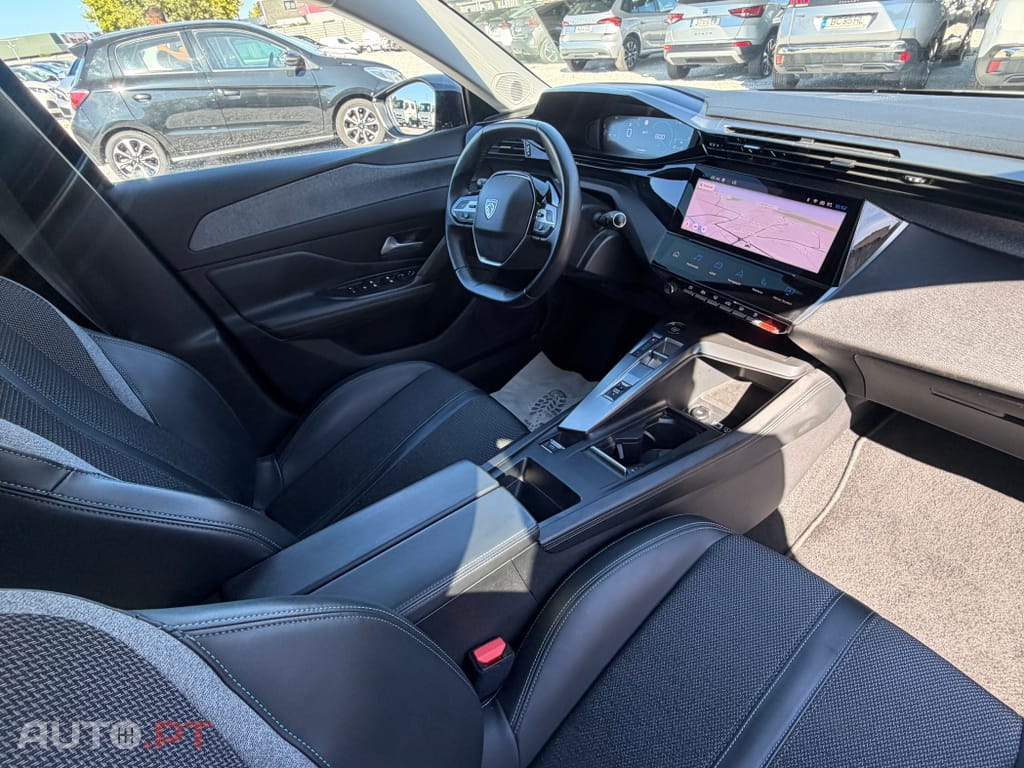 Peugeot 308 1.2 PureTech Allure EAT8