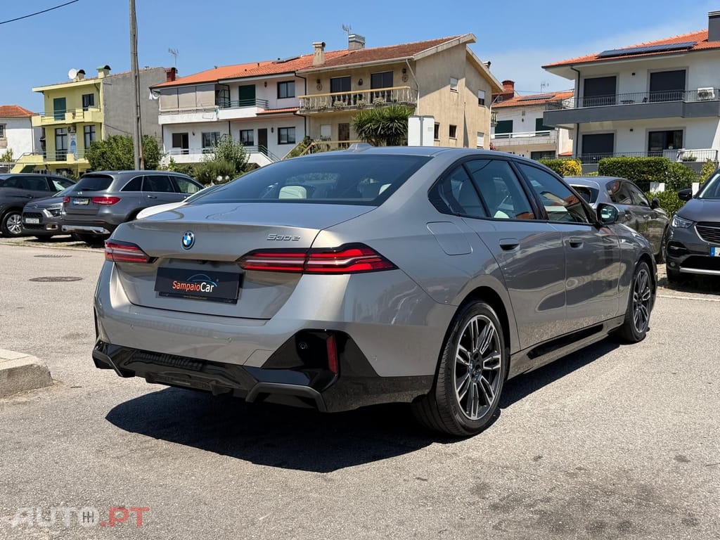 BMW 530 e Pack Desportivo M Pro