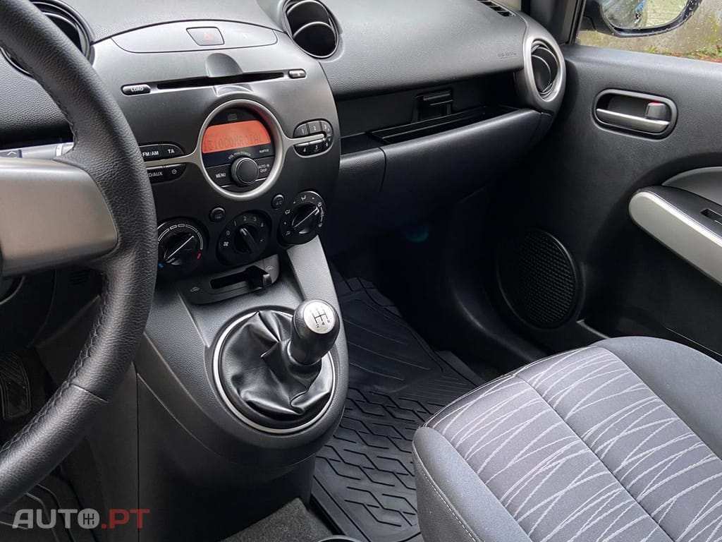 Mazda 2 1.3 MZR Comfort 5 Portas