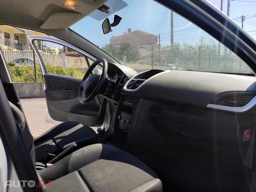 Peugeot 207 1.4 HDi SE Sportium