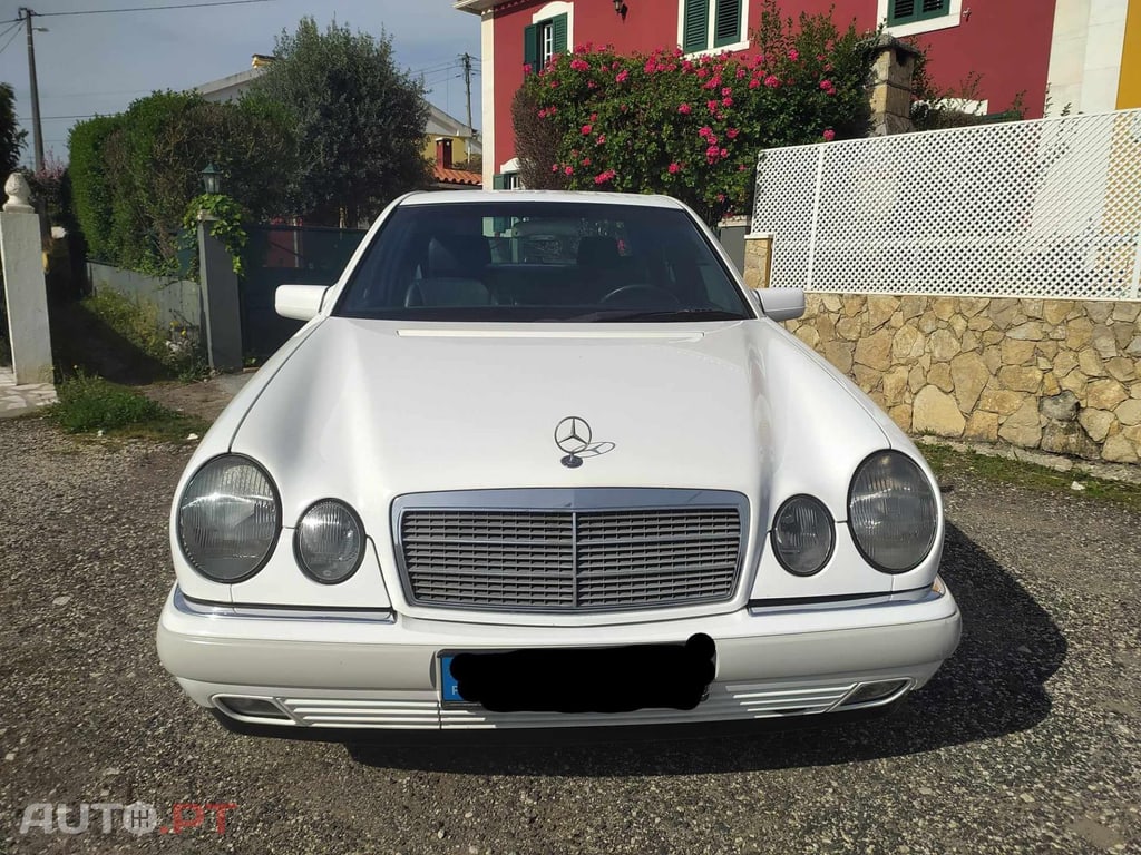 Mercedes-Benz E 220 d Elegance