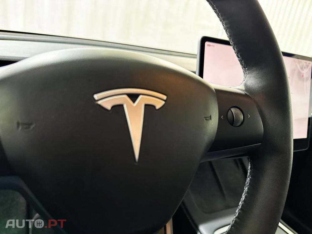 Tesla Model Y Long Range Dual Motor AWD