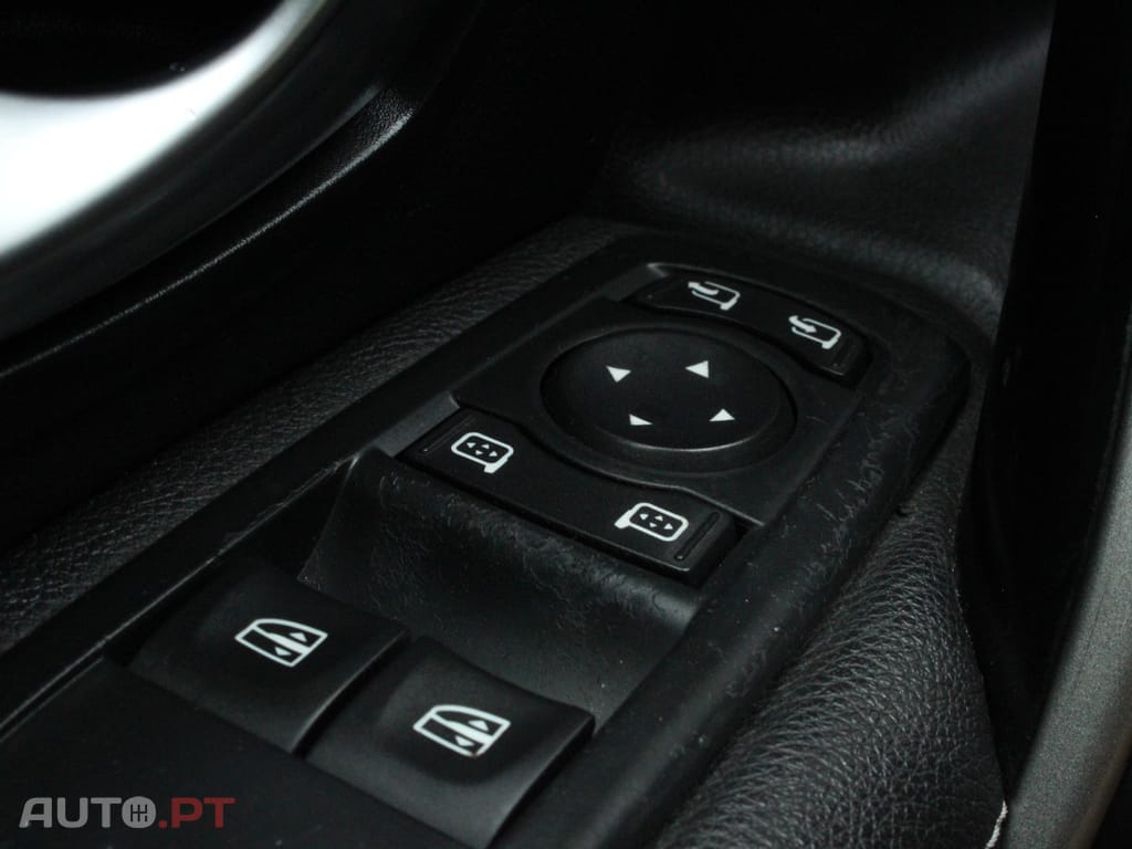 Renault Laguna Coupe 2.0 dCi Dynamique S 4Control