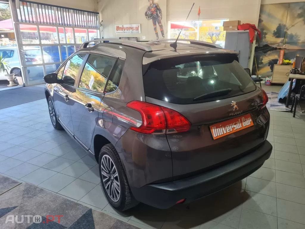 Peugeot 2008 1.2 VTi Active