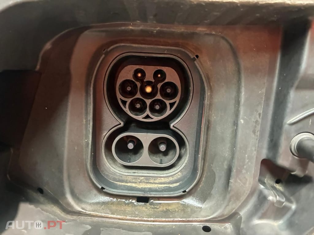 Peugeot E-2008 50 kWh Allure Pack