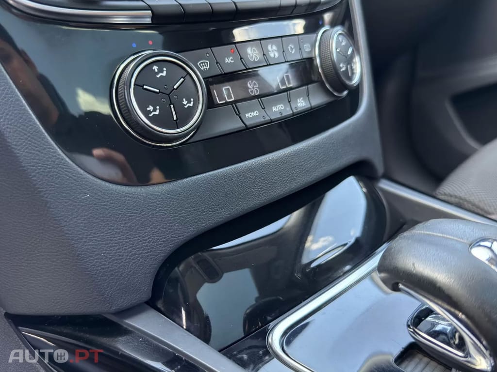 Peugeot 508 RXH 2.0 HDi Hybrid4 163cv 2-Tronic — fotografia 28