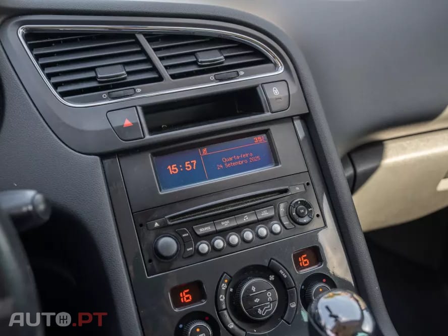 Peugeot 5008 1.6 E-HDi 7L SE Style 2-Tronic