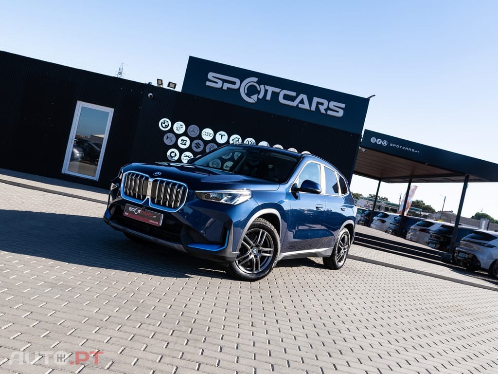 BMW iX1 xDrive30