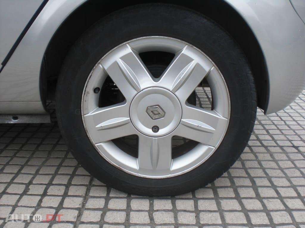 Renault Clio 1.2 16V Expression