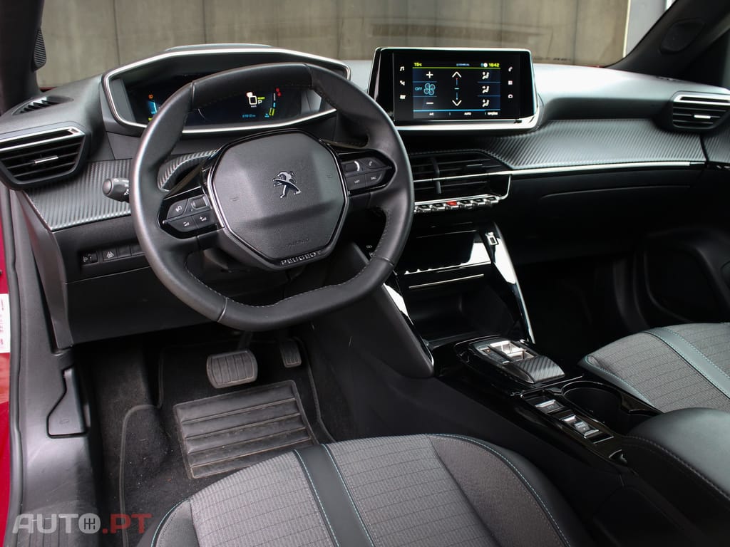 Peugeot E-2008 50 kWh Allure