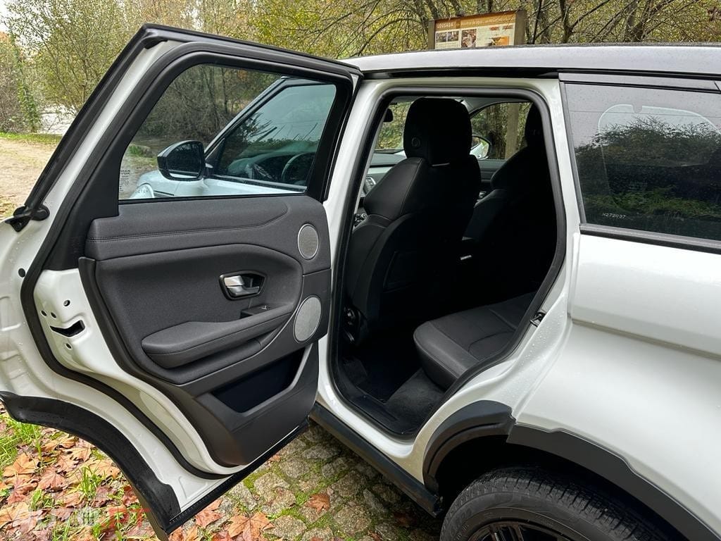 Land Rover Range Rover 2.0 D150 AWD R-Dynamic Auto