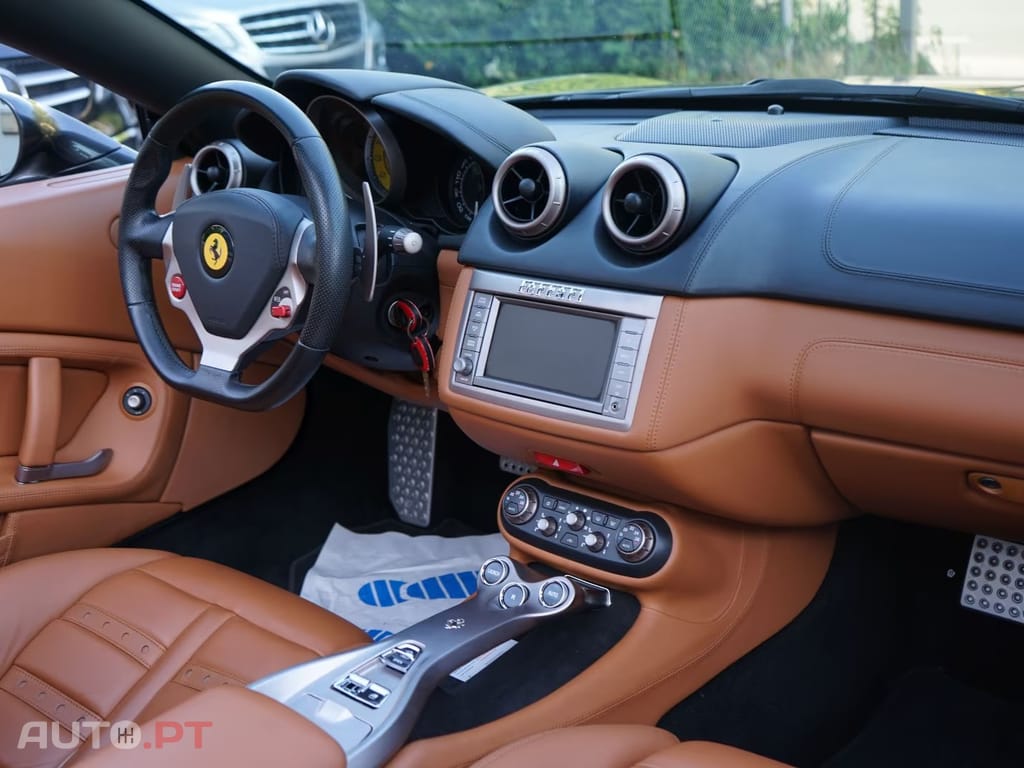 Ferrari California 4.3 V8