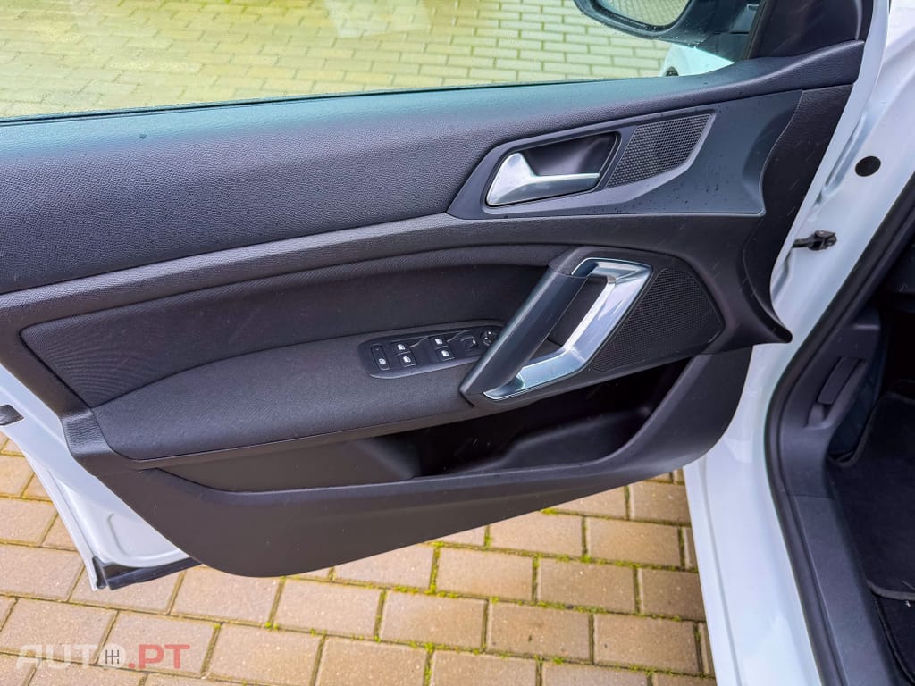 Peugeot 308 1.5 BlueHDi Business Line