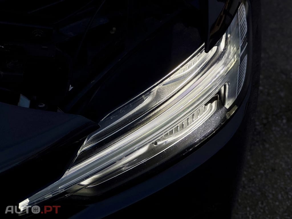 Volvo V60 2.0 B4 Plus Bright Auto