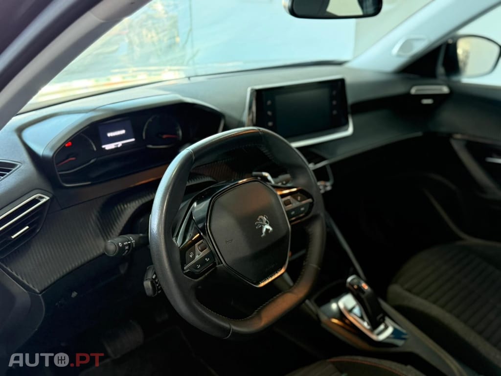Peugeot 2008 1.2 PureTech Active Pack EAT8