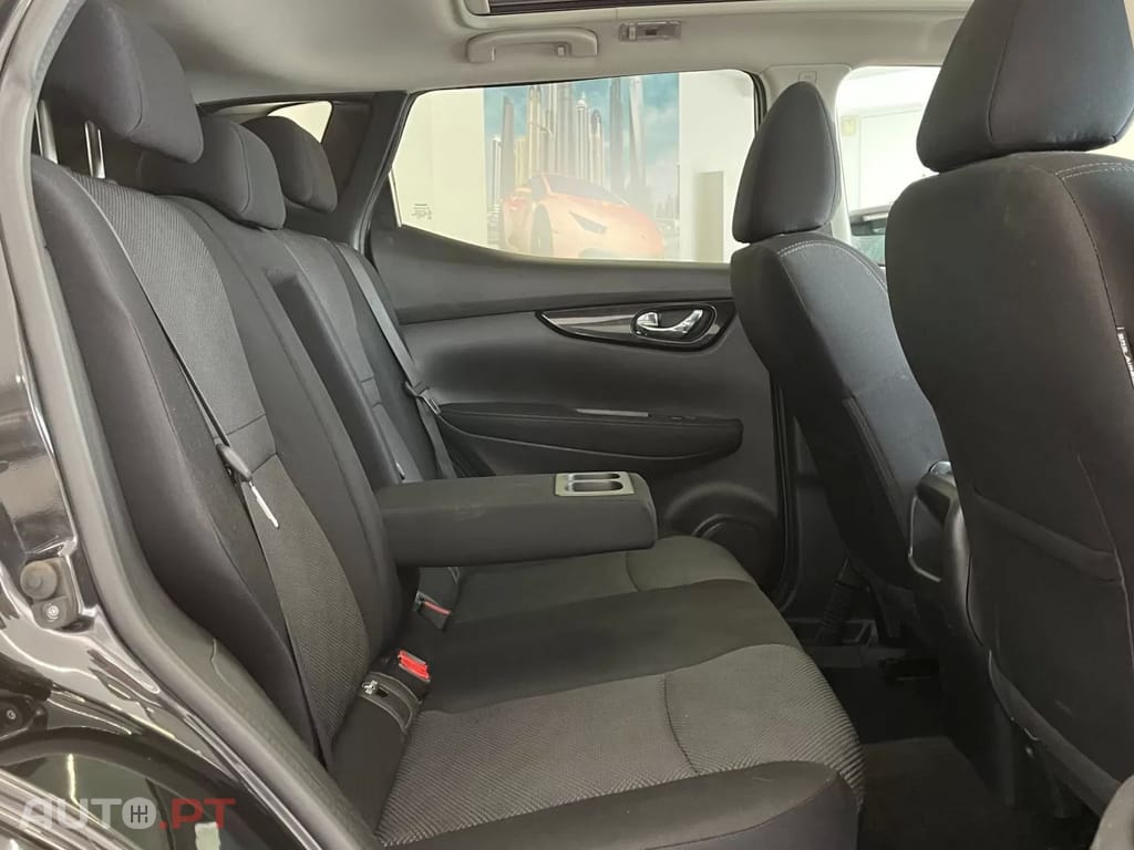 Nissan Qashqai 1.5 dCi N-Connecta 18