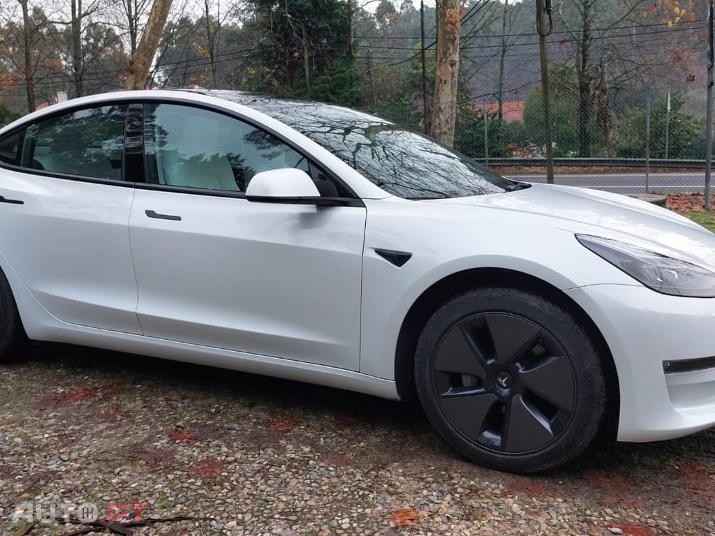 Tesla Model 3 Long Range AWD Dual Motor