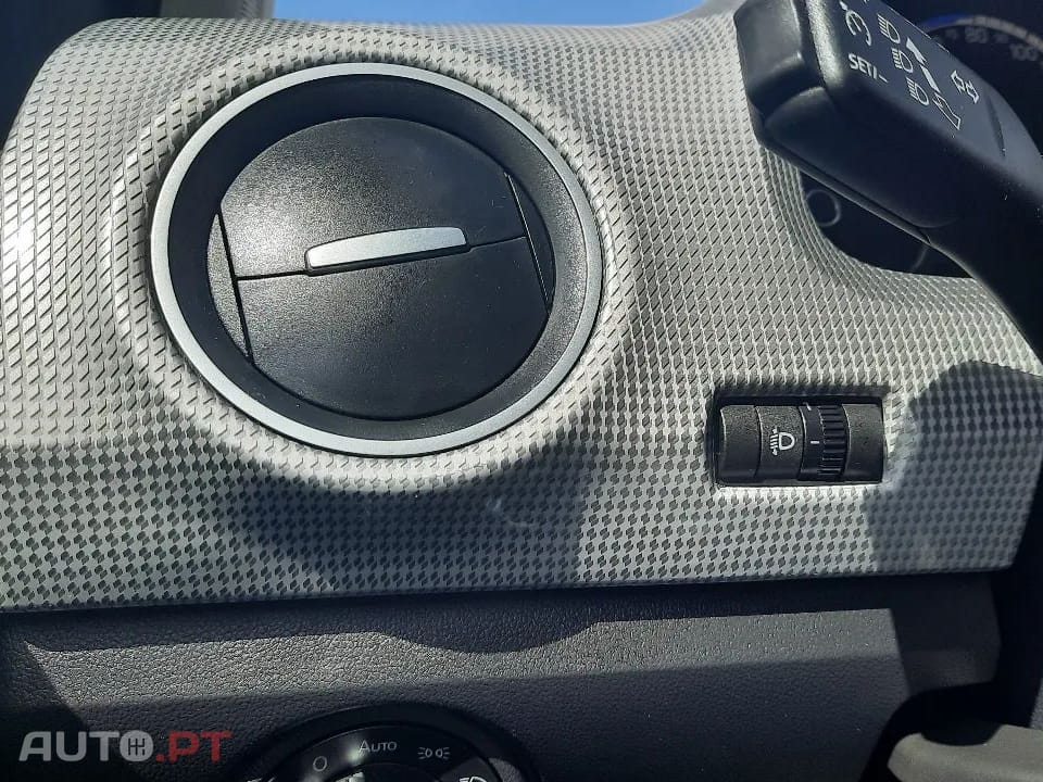 Volkswagen e-Up Entry