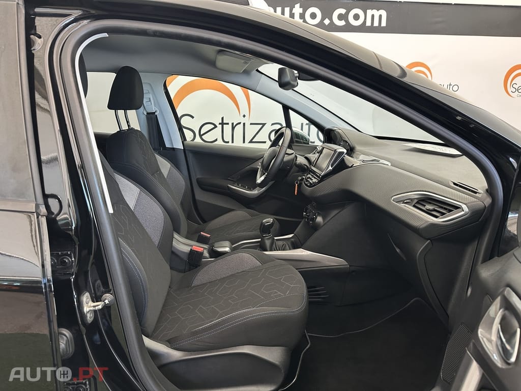 Peugeot 2008 1.2 PureTech Style