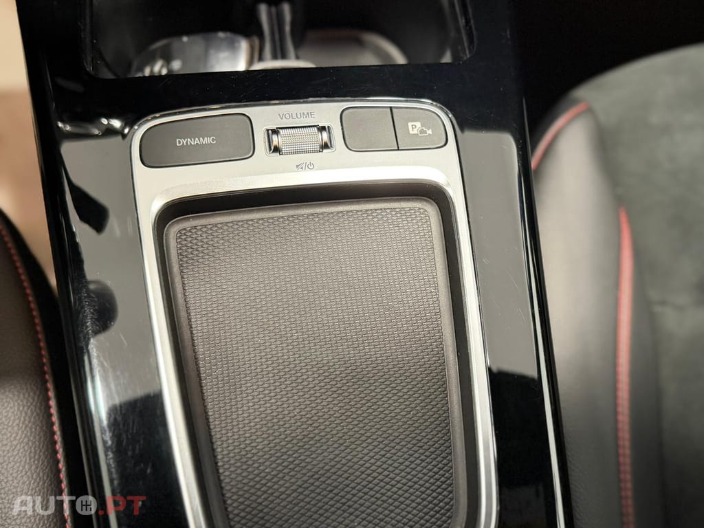 Mercedes-Benz A 250 e AMG Line