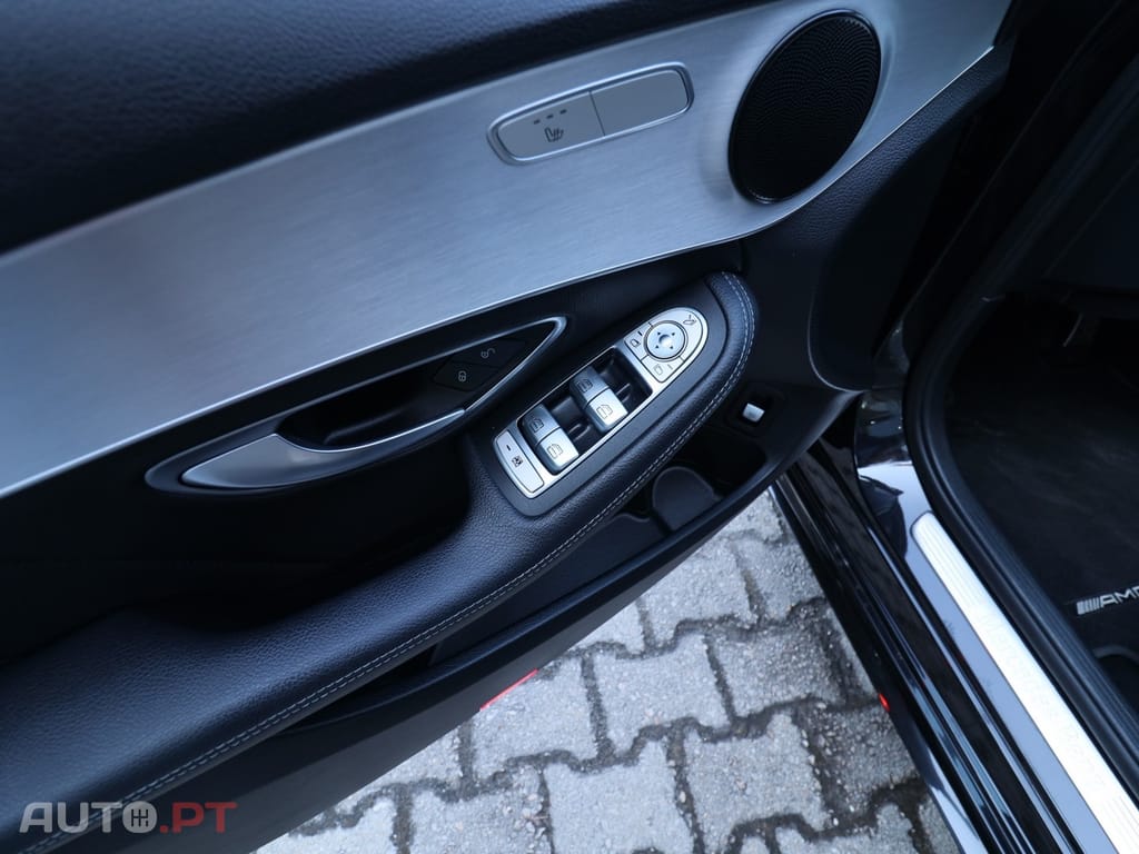 Mercedes-Benz C 300 de AMG Line