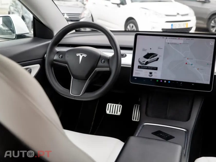 Tesla Model 3 Standard Range Plus RWD