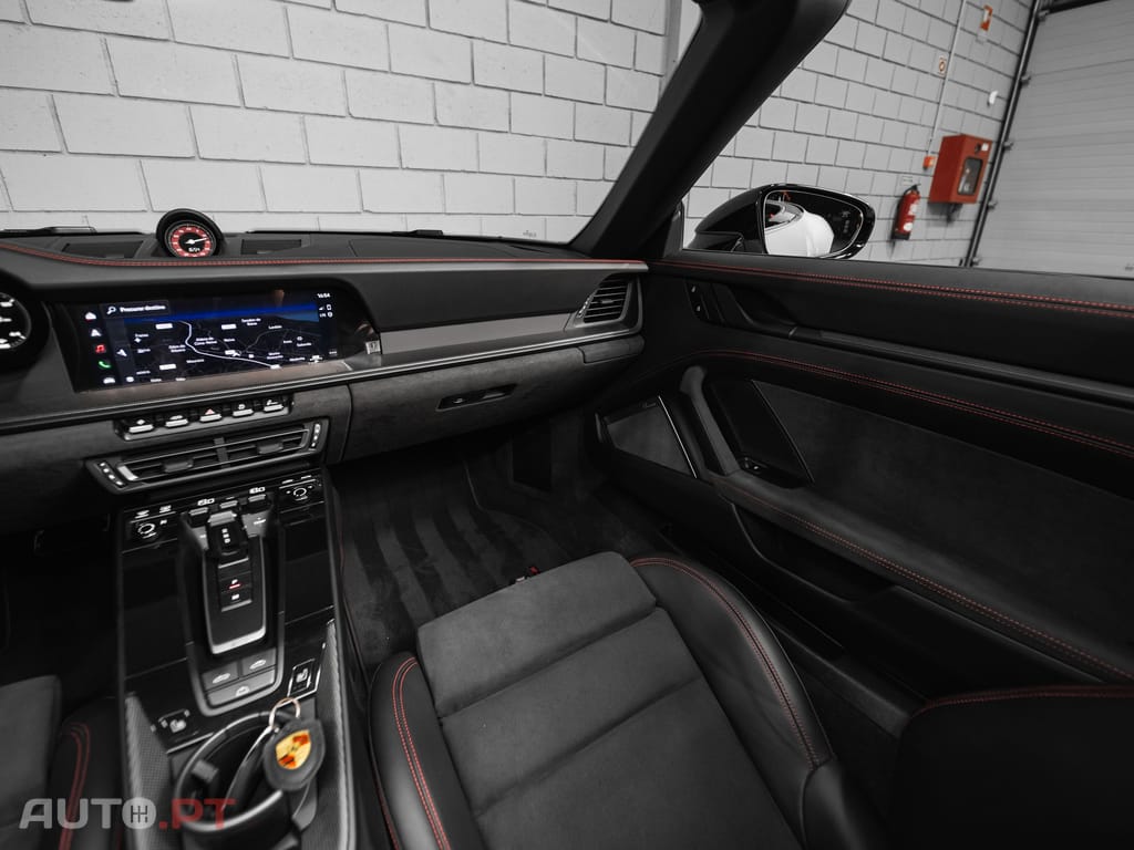 Porsche 992 Carrera 4 GTS PDK