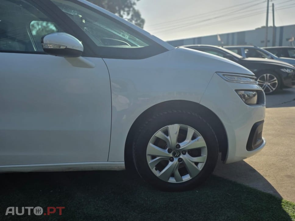 Citroën C4 Grand Picasso 1.6 BlueHDi Feel EAT6 J16 — fotografia 4