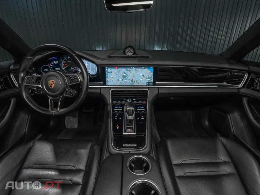 Porsche Panamera 4 E-Hybrid Platinum Edition