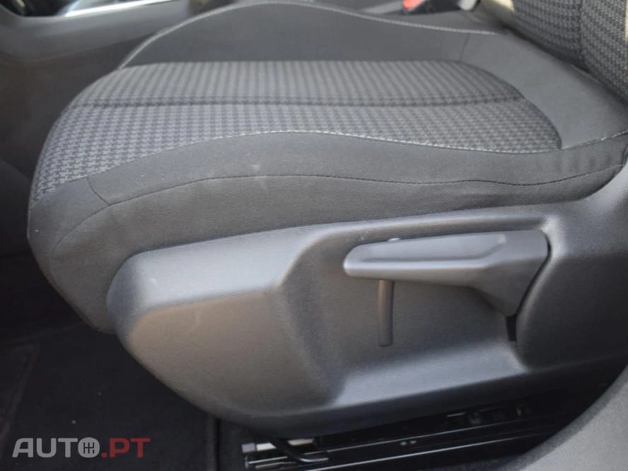 Peugeot 308 1.5 BlueHDi Business Line