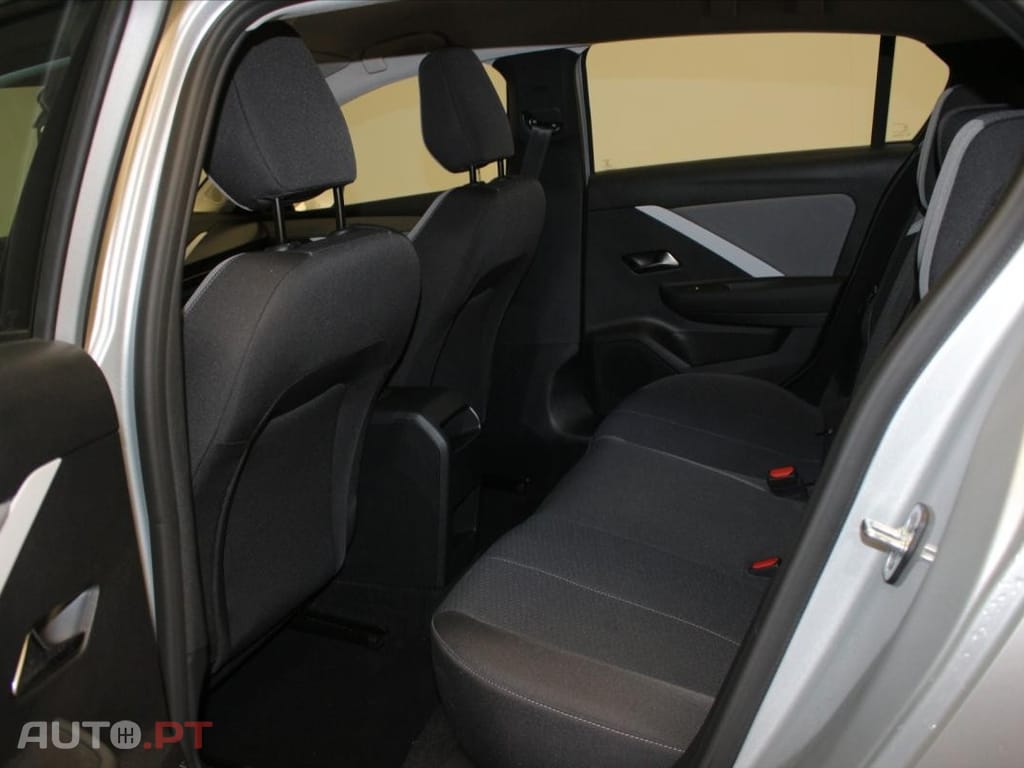 Opel Astra 1.2 T Edition Aut.